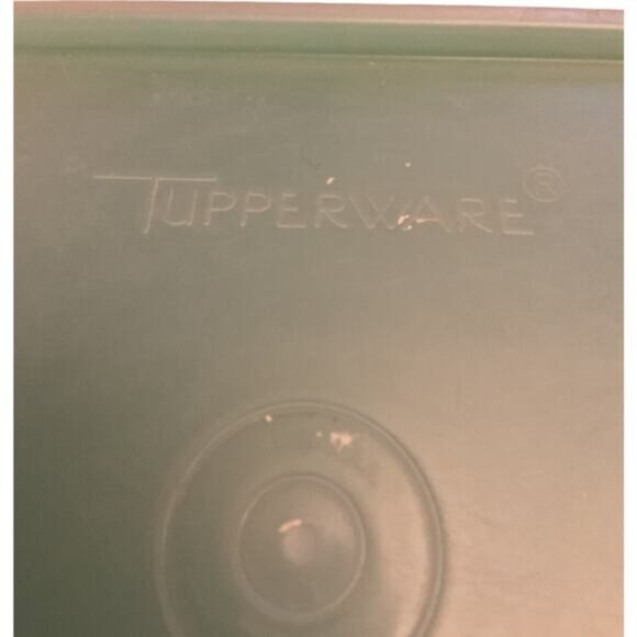Tupperware #782-2 Jadeite Green Celery Bread Veggie Keeper Box & Lid #784-1 - Picture 5 of 5